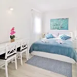 Marina Picudo By Interhome * אומאג